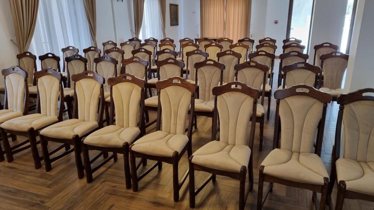 Pensiunea Catalina Haieu Ngoại thất bức ảnh